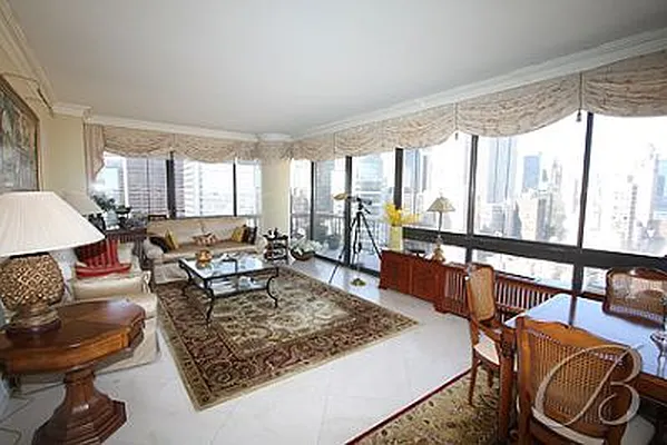 Sold by Bellmarc Realty | media 3