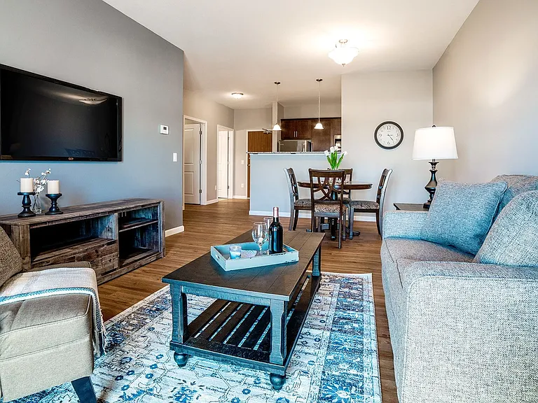 Gateway Green Apartments — Photo 18