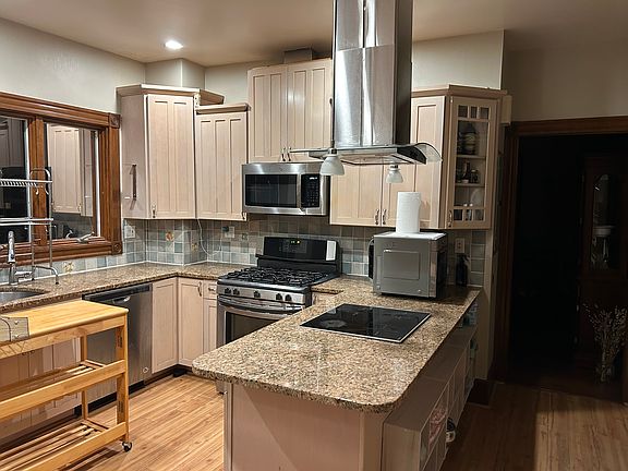 4th image of 92 Otis St #2
