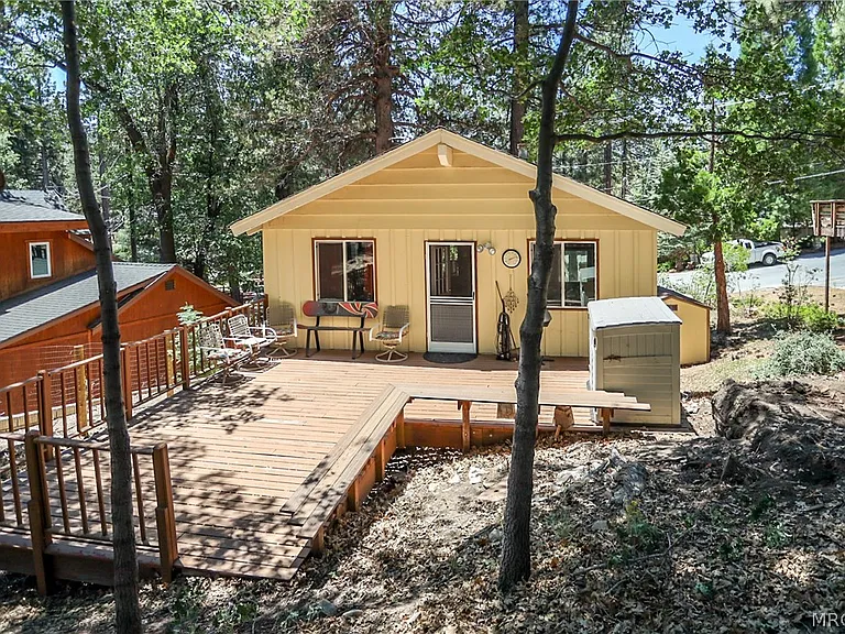 921 Menlo Dr — Photo 12