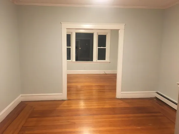 27 Pleasant St, Providence, RI 02906