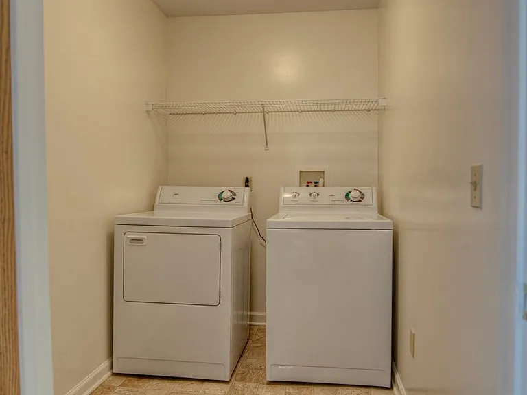 Stillwaters, Hickory Grove Apartments — Photo 31