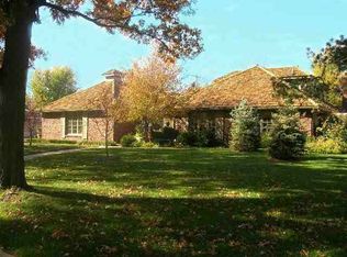 545 N Stratford Ln, Wichita, KS 67206