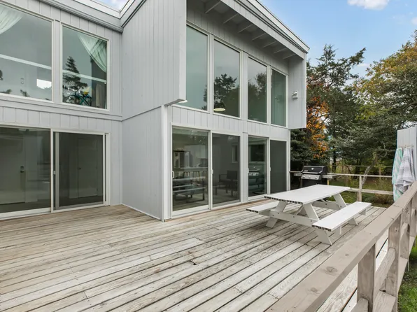 54 Thompson Ave #54, Ocean Beach, NY 11770