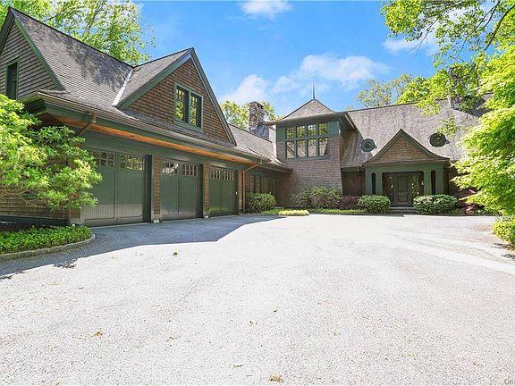 2nd image of 150 Hook Rd