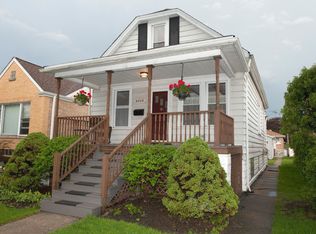 2525 Forest Ave, Riverside, IL 60546