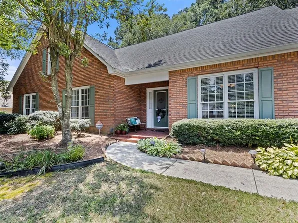1082 Sunny Glenn Ct, Lawrenceville, GA 30043
