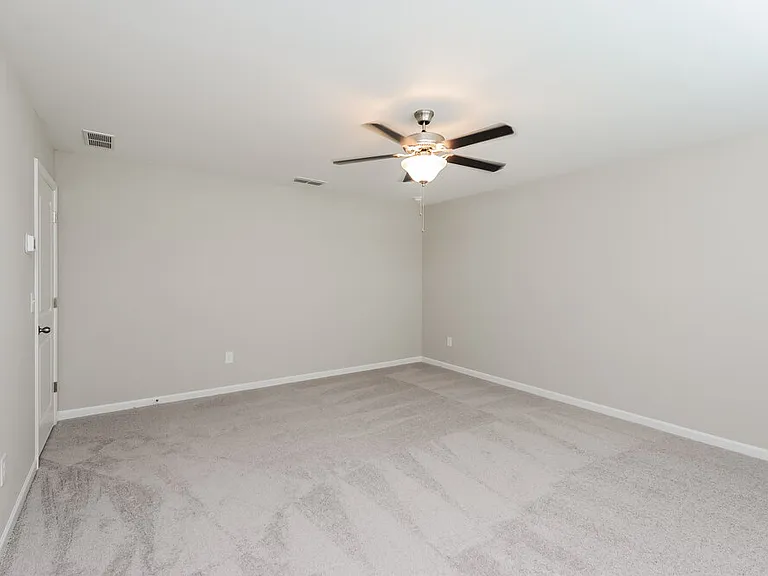 198 Pond Ct — Photo 12