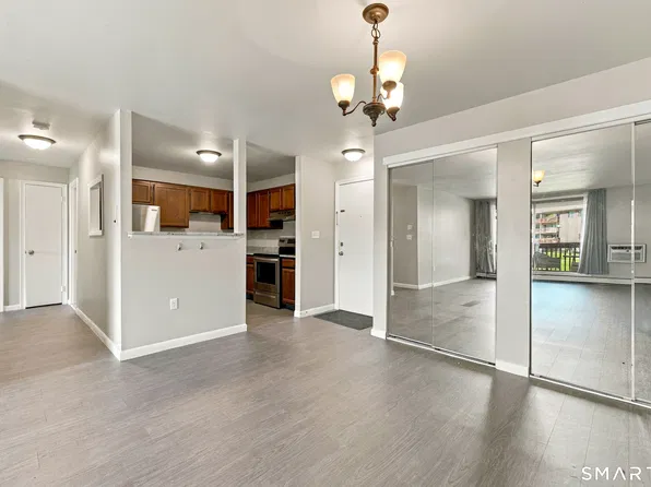 1207 Cromwell Hills Drive #1207, Cromwell, CT 06416