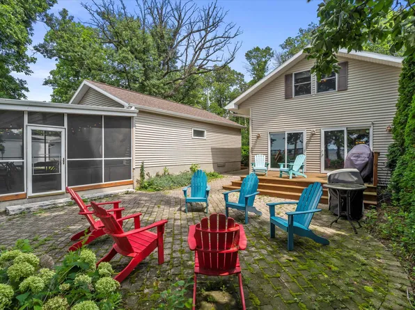 4757 Plummers Point Rd, Oshkosh, WI 54904