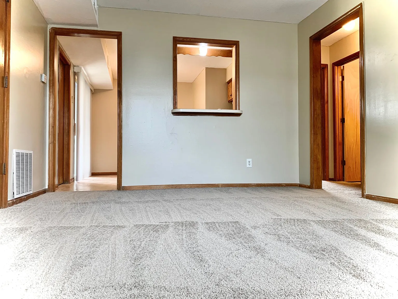 831 Rosewood St — Photo 3