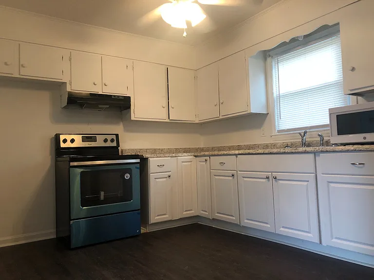 3605 Somerset Dr — Photo 3