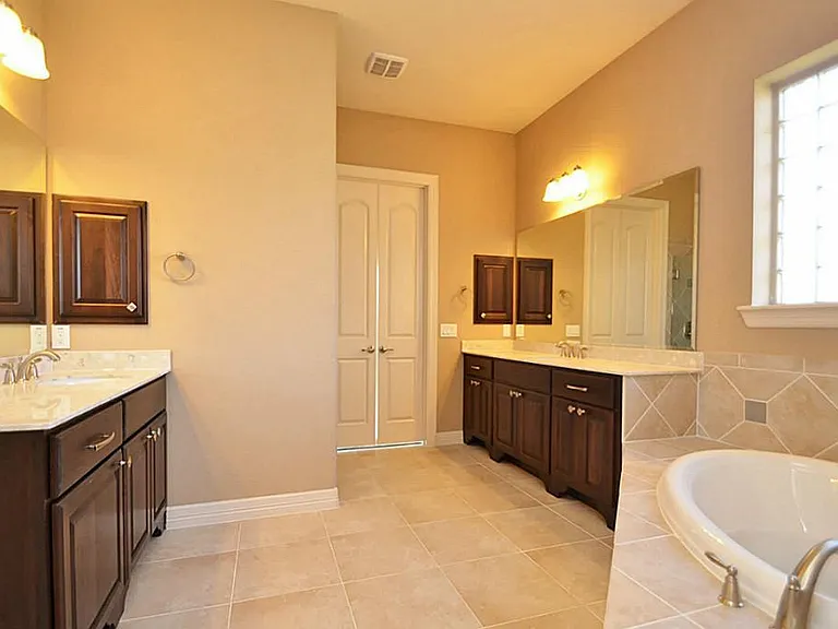 4802 Fairford — Photo 21