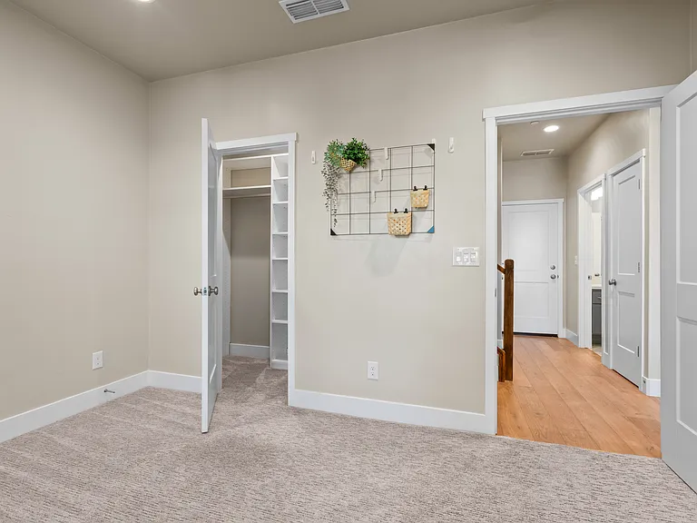 3218 Crane Ln — Photo 8