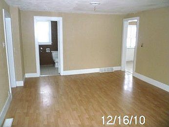 3rd image of 335 Willow St
