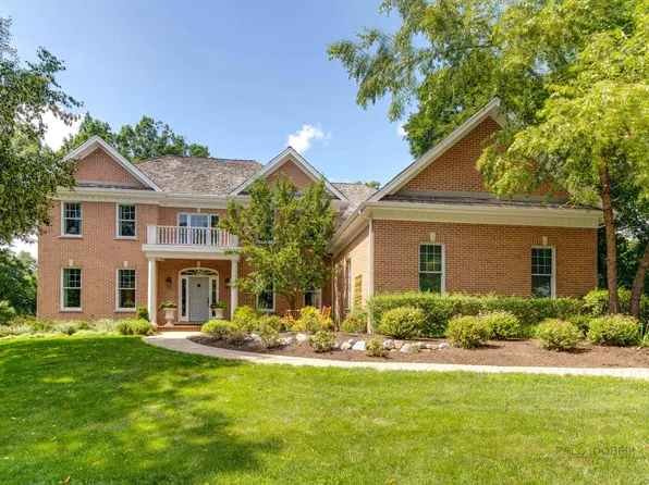 170 Philip Ct, Lake Bluff, IL 60044