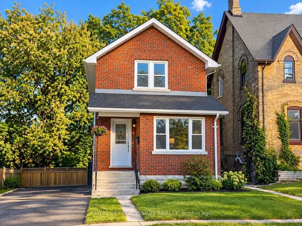 47 Nassau St, Oshawa, ON L1J 4A3