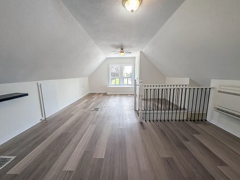 204 Sanford Ave S #L282H2 — Photo 16