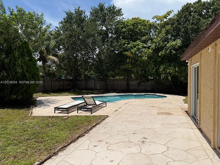 11143 Model Cir E — Photo 24