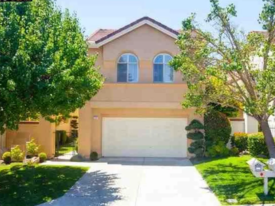2140 Canyon Lakes Dr