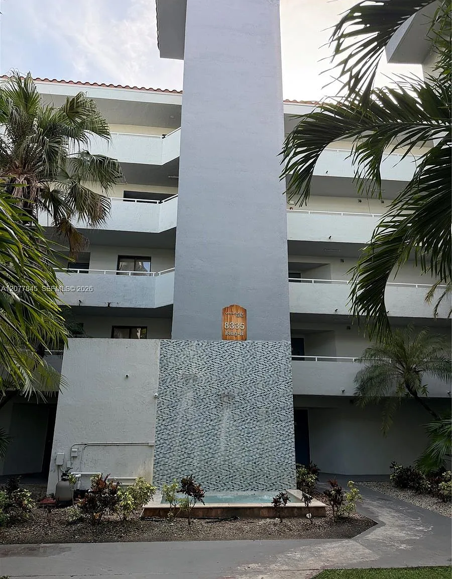 Verabella Falls Condo — Photo 1