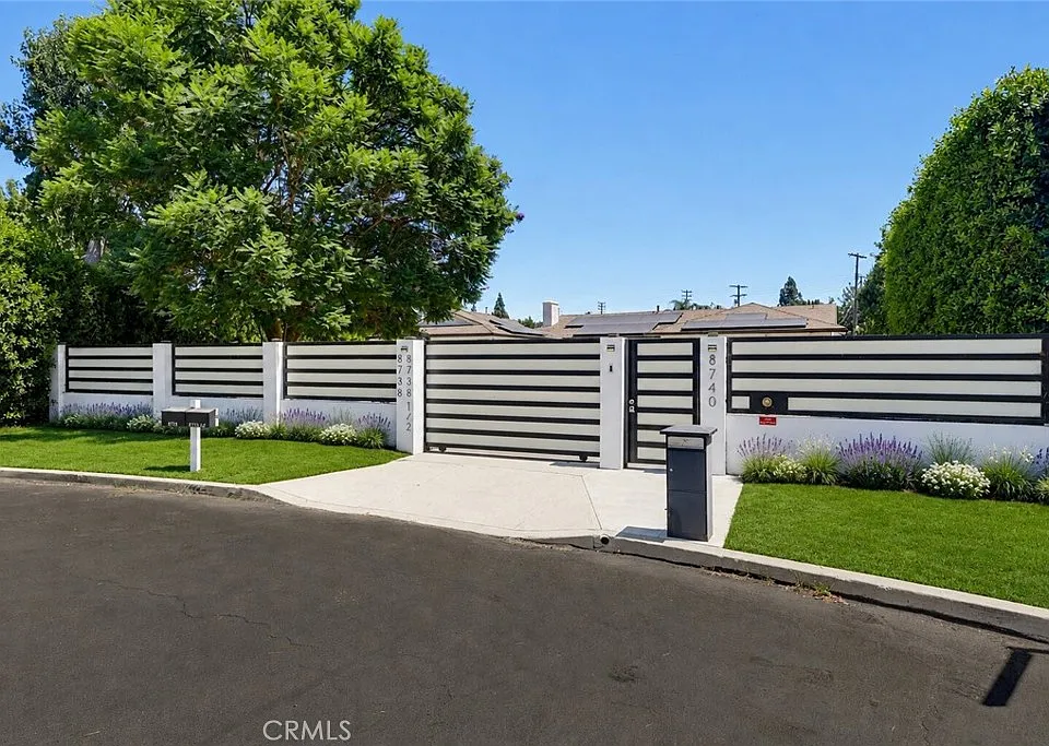 8740 Paso Robles Ave
