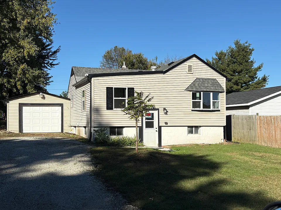 517 Garden Ln