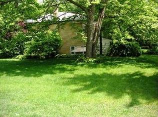 1233 Ridge Rd, Northbrook, IL 60062