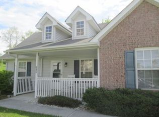 880 New Village Dr NW, Christiansburg, VA 24073