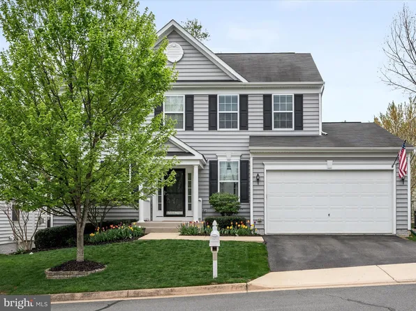 35517 Hudson St, Round Hill, VA 20141