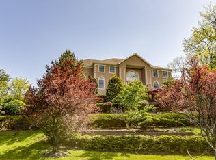 68 Takolusa Dr, Holmdel, NJ 07733