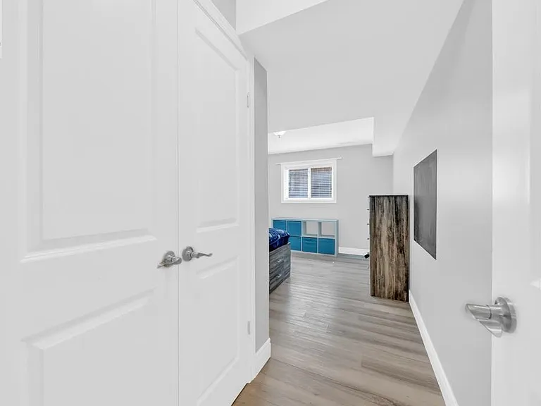 1178 Edward Ave — Photo 7