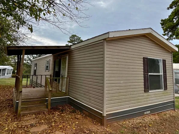 68 Walton Park Cir, Daingerfield, TX 75638