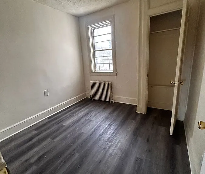 90 Linden St — Photo 3