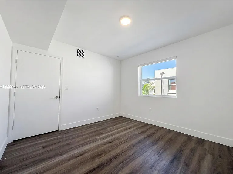 1710 NW 1st Ct #13 — Photo 10