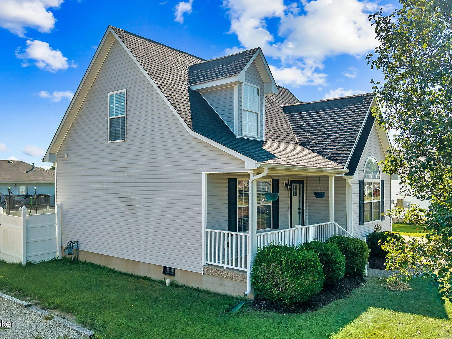 3 bed, 2.0 bath, 1500 sqft, $2,150 — Photo 3