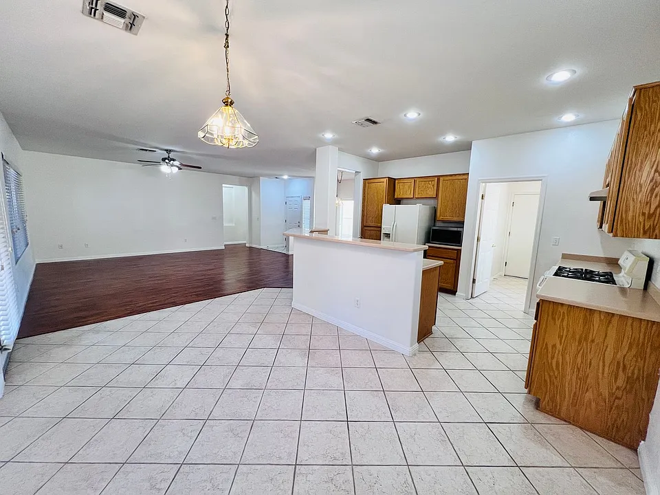 3047 Hickory Valley Rd