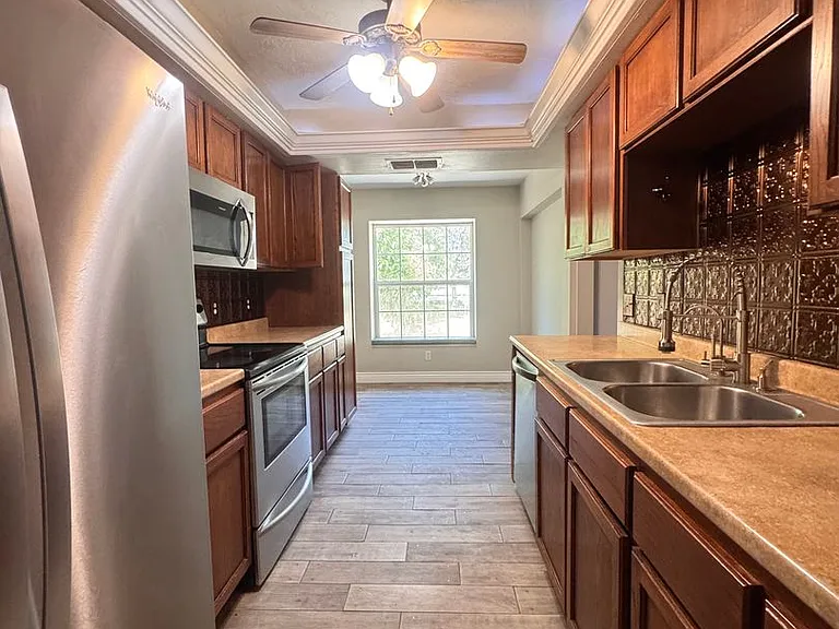 5619 Colonial Oaks Blvd — Photo 13