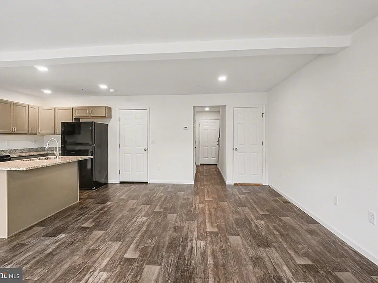 22 Sand St — Photo 9