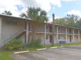 319 N Prospect St, Crescent City, FL