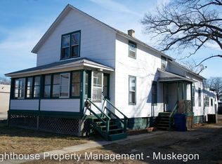 2720 8th St, Muskegon Heights, MI