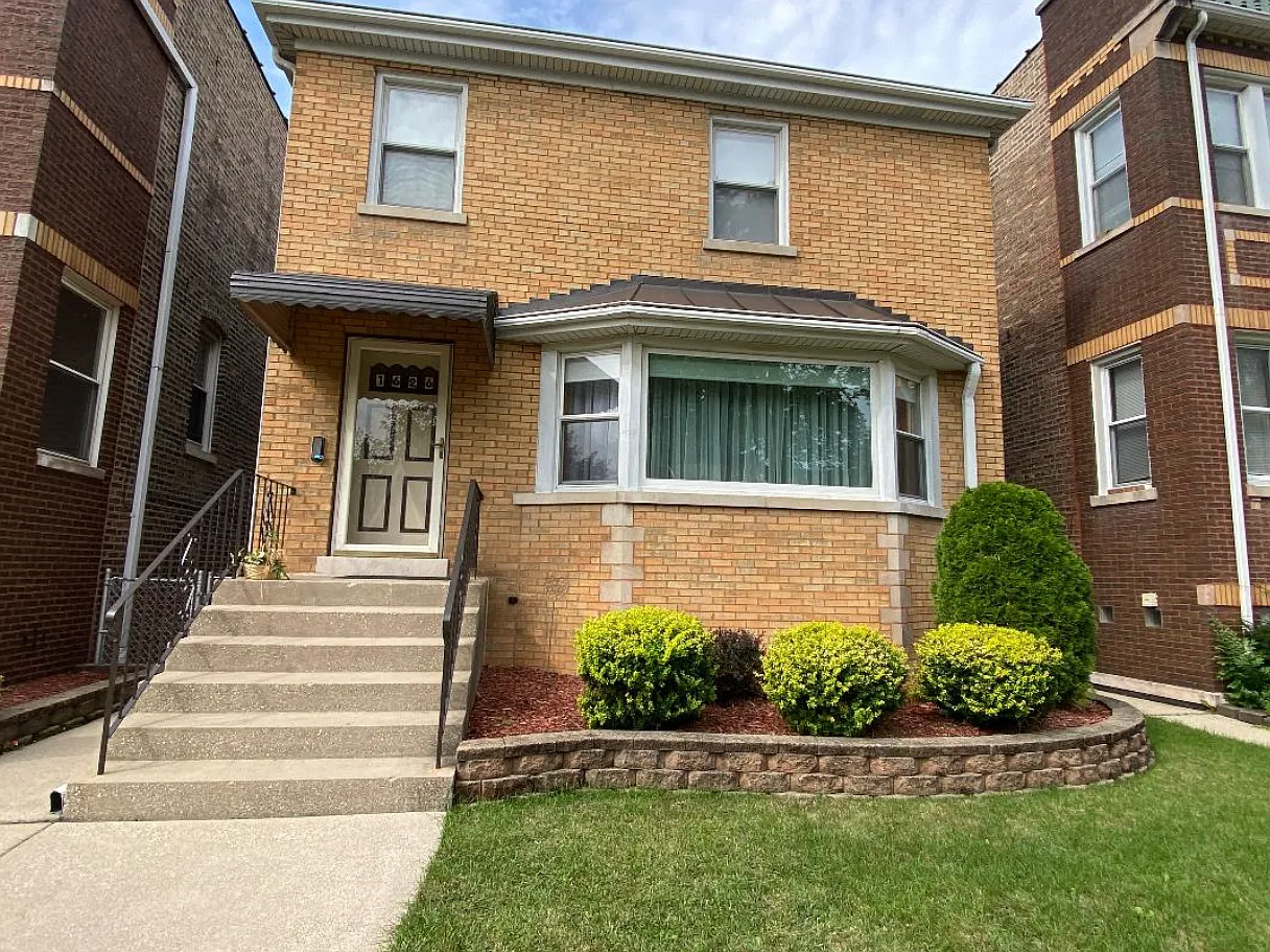 1626 Maple Ave — Photo 2