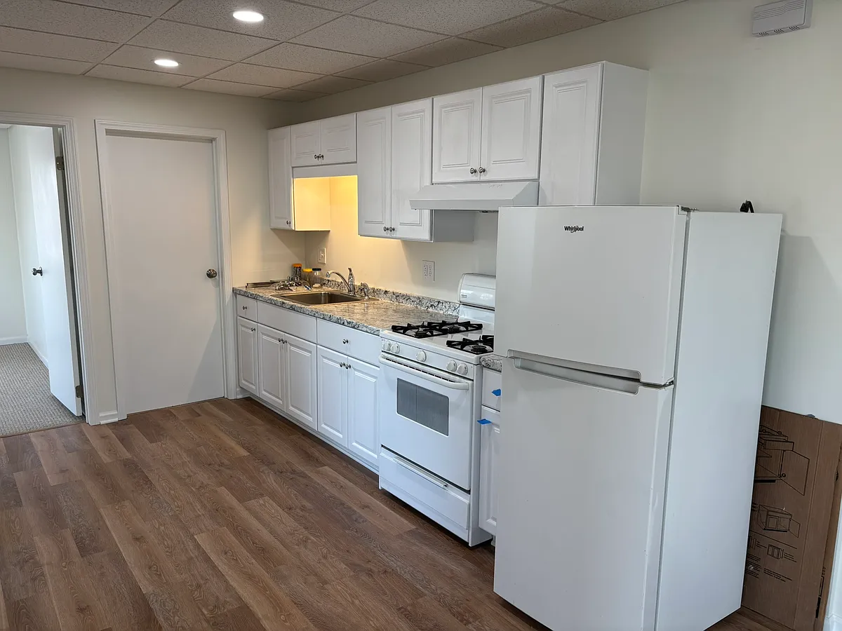 Building Photo - 3280 S Park Ave #1