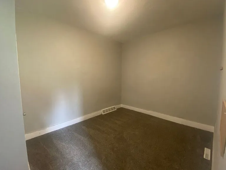 1023 Charles St — Photo 5
