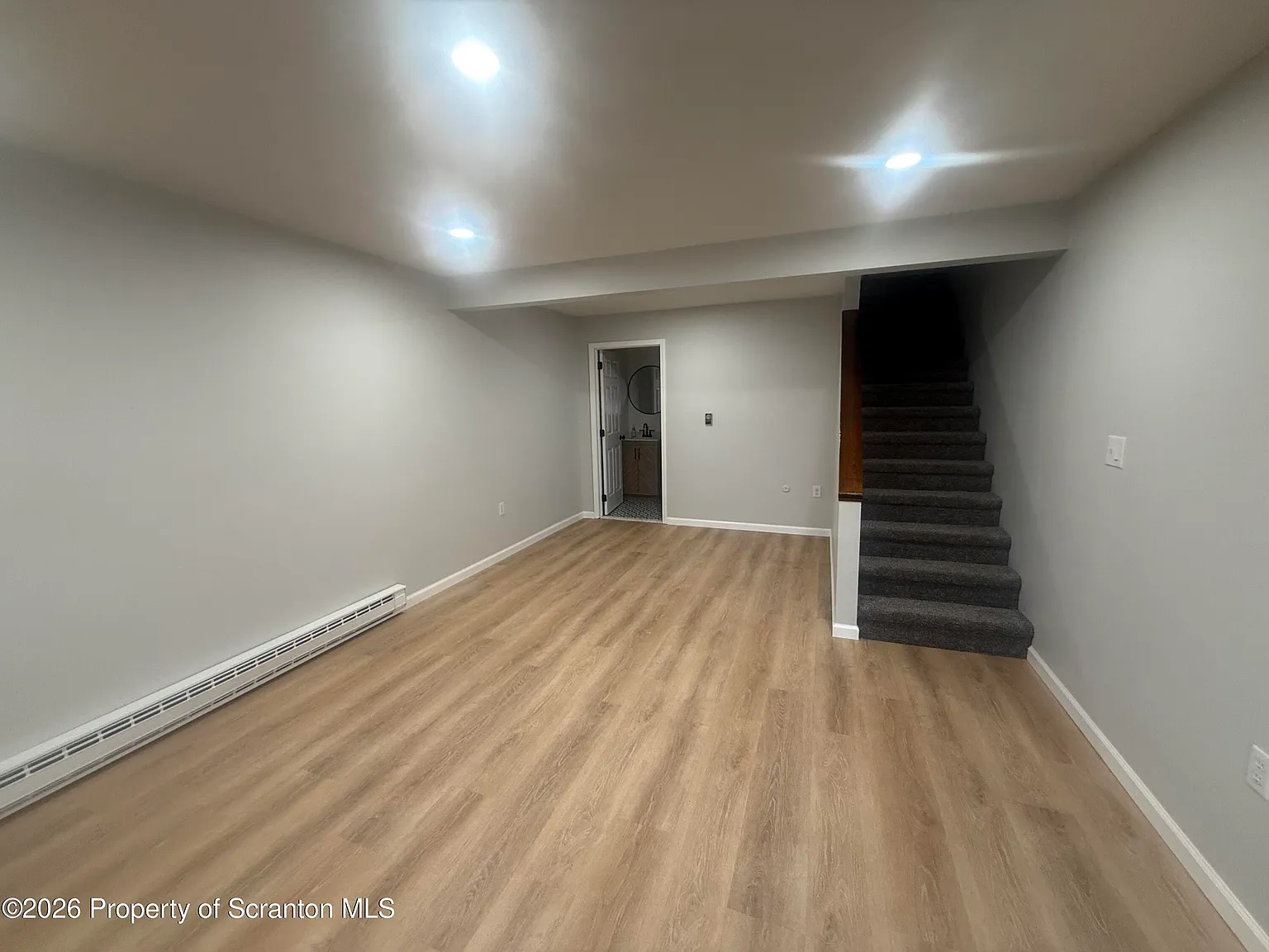 2 bed, 1.5 bath, 1800 sqft, $1,700 — Photo 4