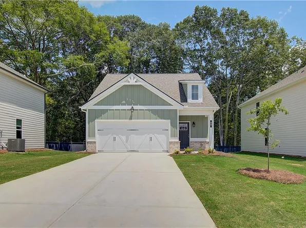 80 Hydrangea Cir, Fairburn, GA 30213