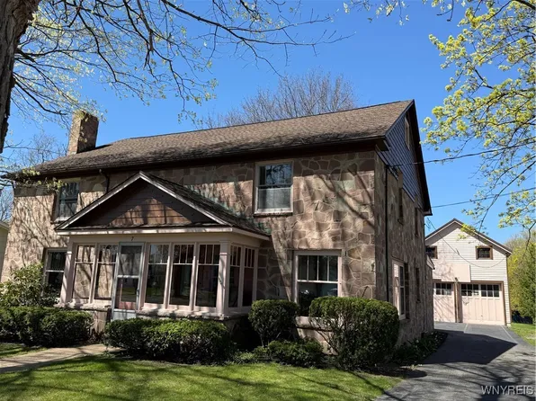 7 West Ave, Elba, NY 14058