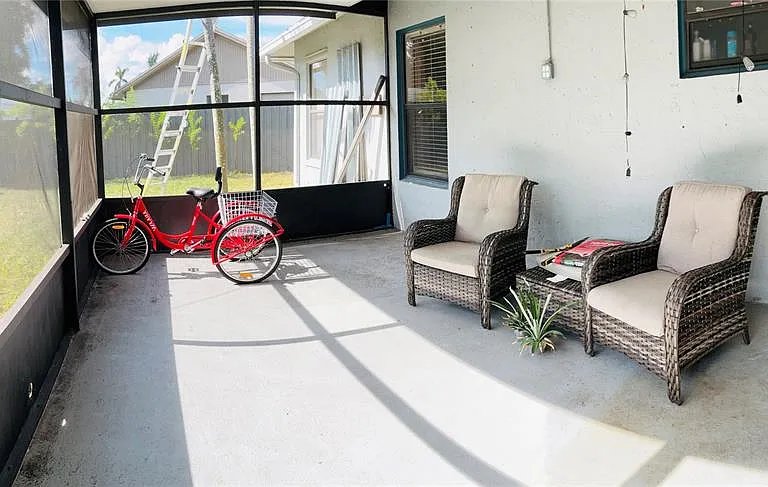 12900 SW 13th Mnr #12900 — Photo 5