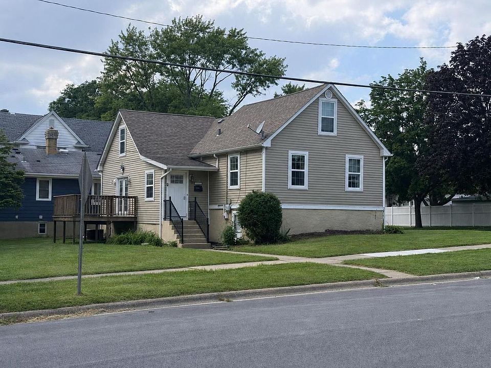 1st image of 21404 Maple St
