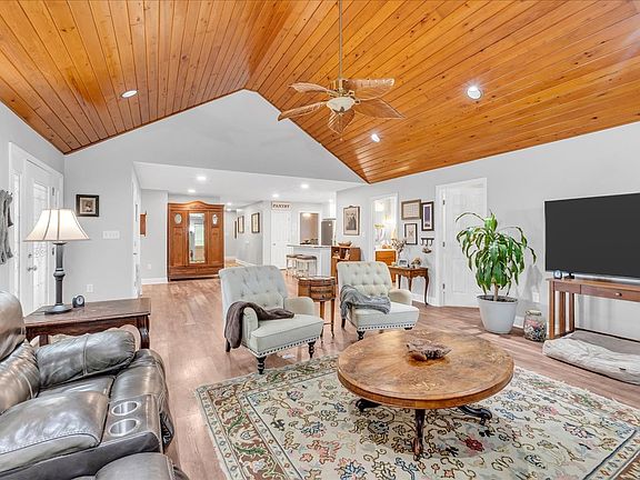 43rd image of this home